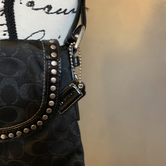 Coach - Picture 4 of 8